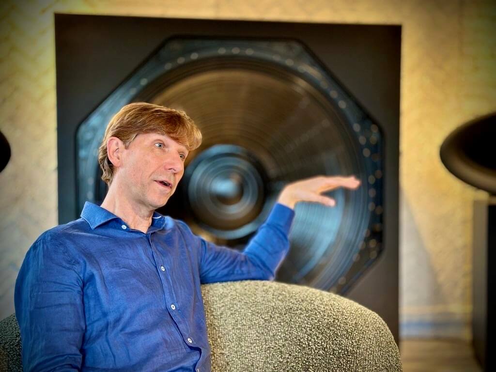 The Importance of Linear Subwoofers for Cohesive Bass Response